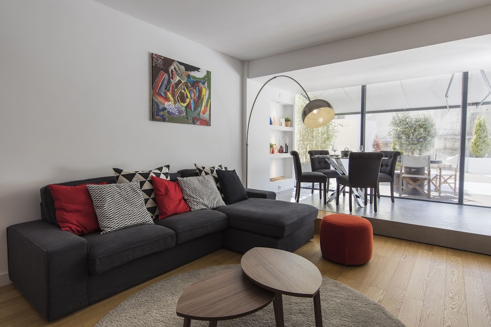 Marques de Pombal Trendy Apartment — 4-Star Luxury Hotel in Lisbon, Portugal