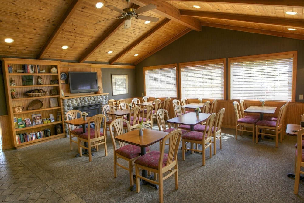 Poulsbo Inn & Suites - photo 11