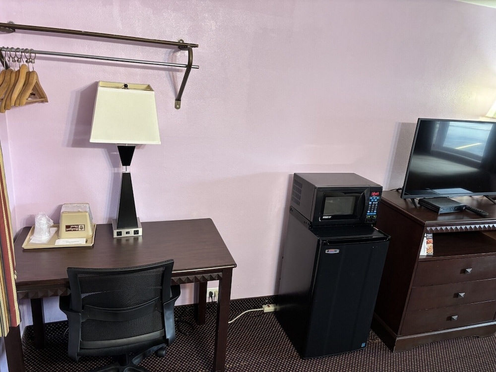 Budget Host Inn Somerset - photo 25