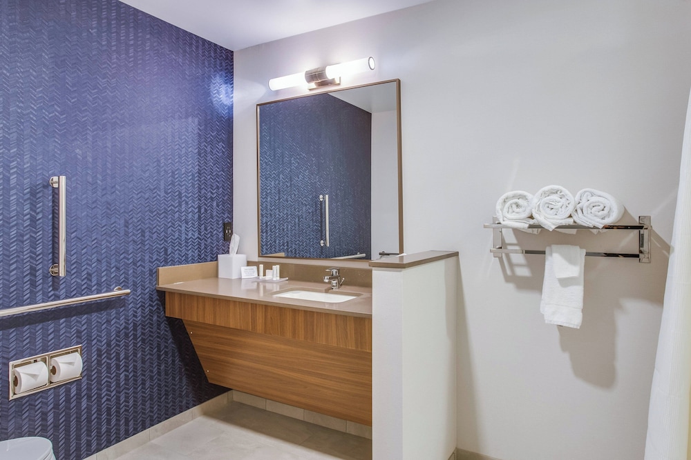 Fairfield Inn & Suites by Marriott Rolla - photo 15