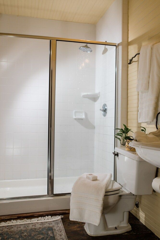 The Mast Farm Inn - photo 11