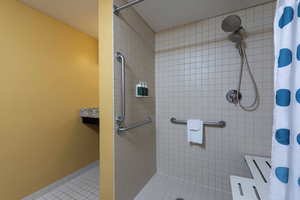 Towneplace Suites by Marriott East Lansing - photo 16
