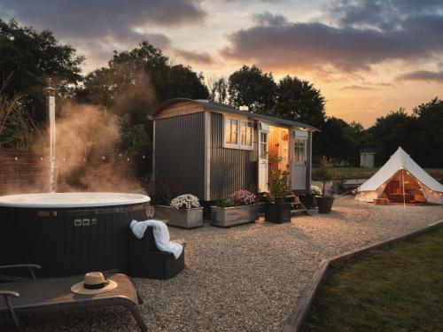 Stargazer - carbon neutral hotel in Truro
