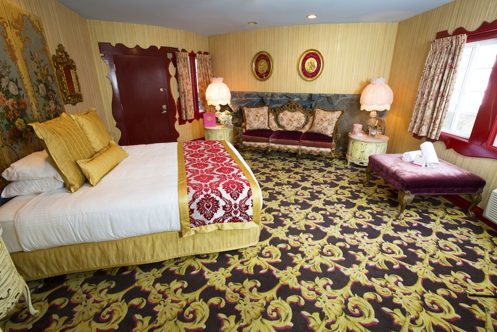Madonna Inn - photo 52