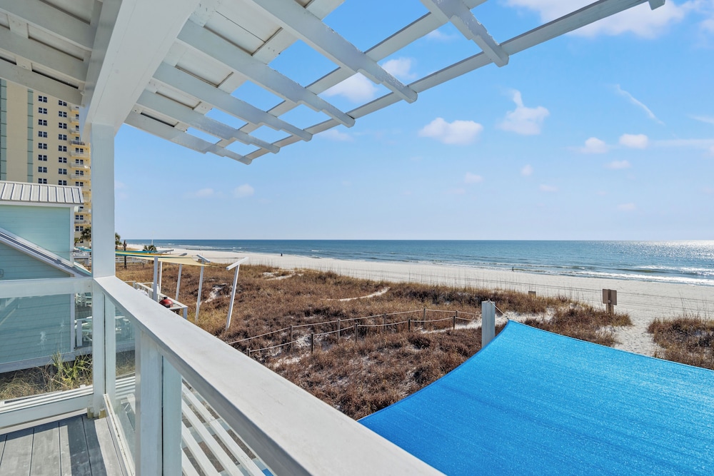 Luxury Gulf Front Property Directly on the Beach Sleeps 15 - photo 40