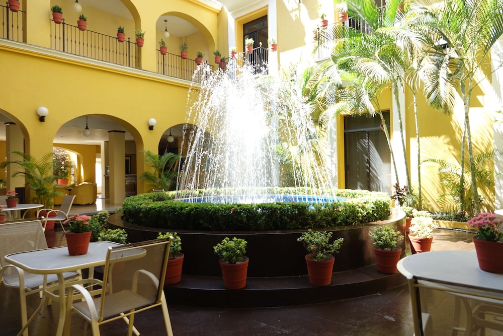 Hotel America — Colima — photo 2