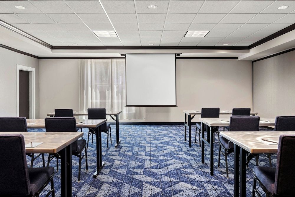Courtyard by Marriott Evansville East - photo 28