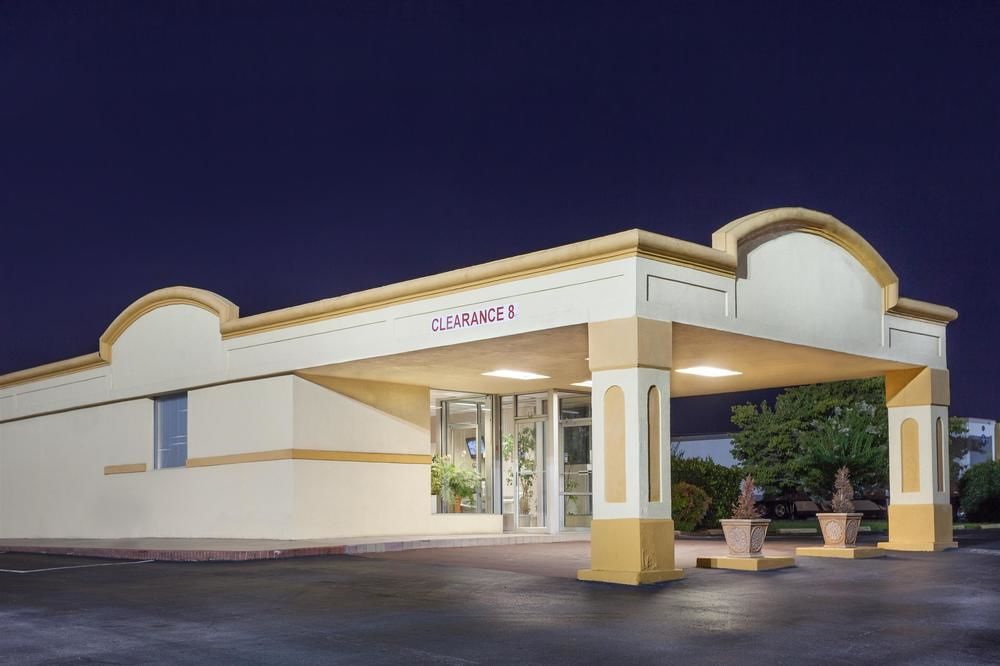 Days Inn by Wyndham McDonough - photo 14