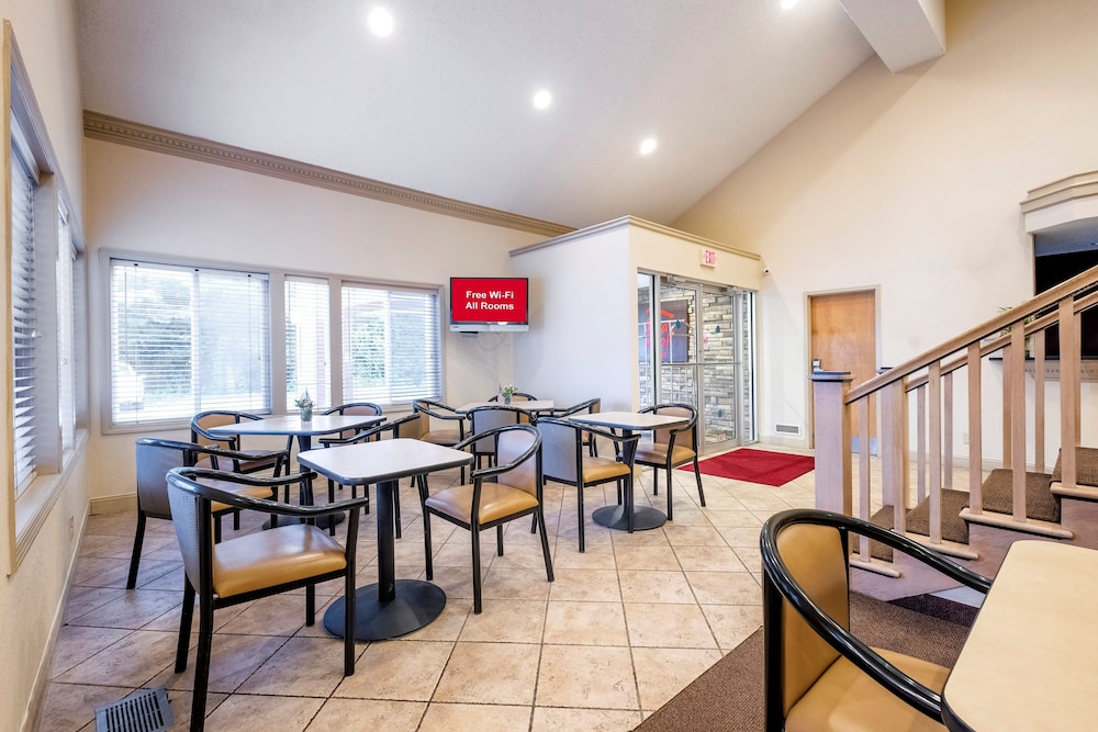 Red Roof Inn Clifton Park - photo 39