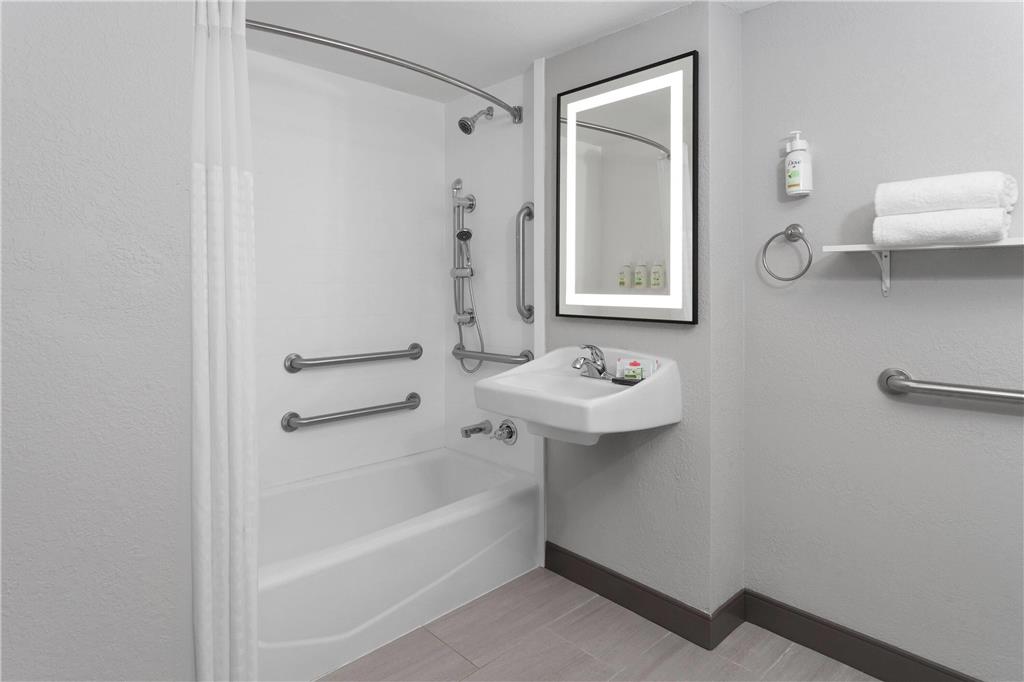 La Quinta Inn by Wyndham Champaign - photo 34