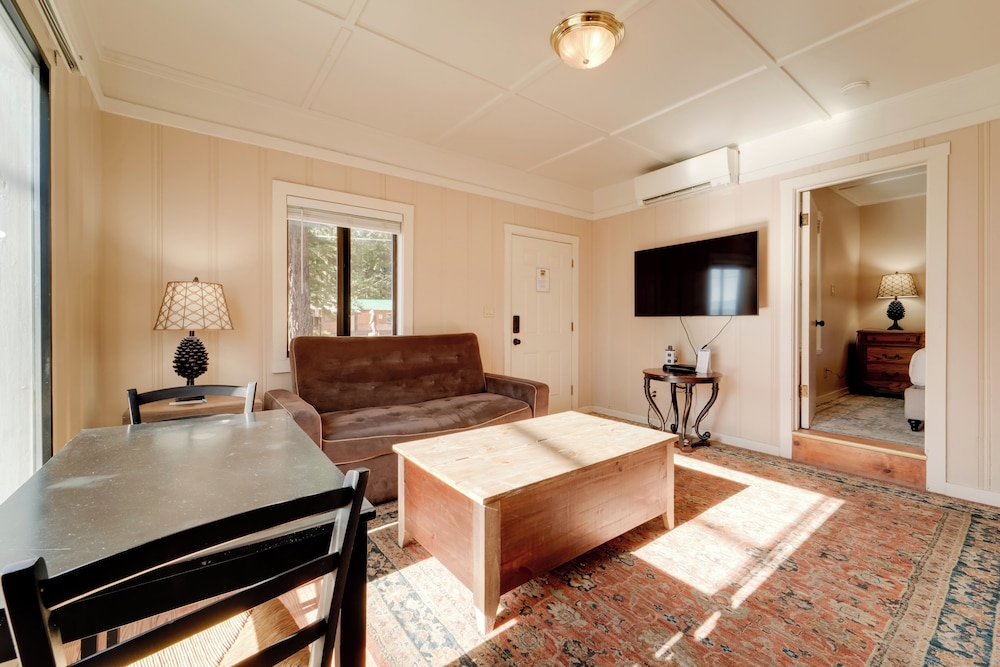 Spa & Beach Access: Resort Condo in Tahoe Vista - photo 2