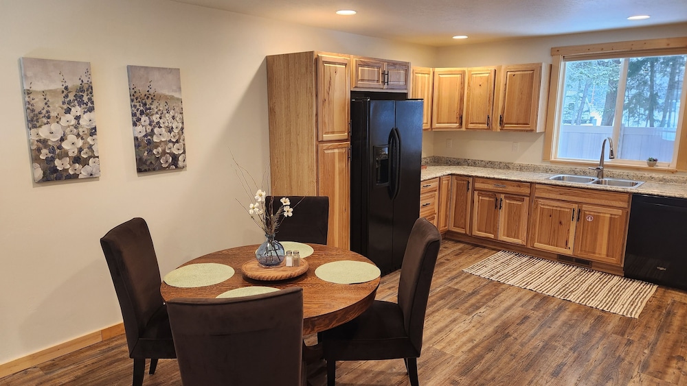 Beargrass Lodging and RV Resort - photo 100