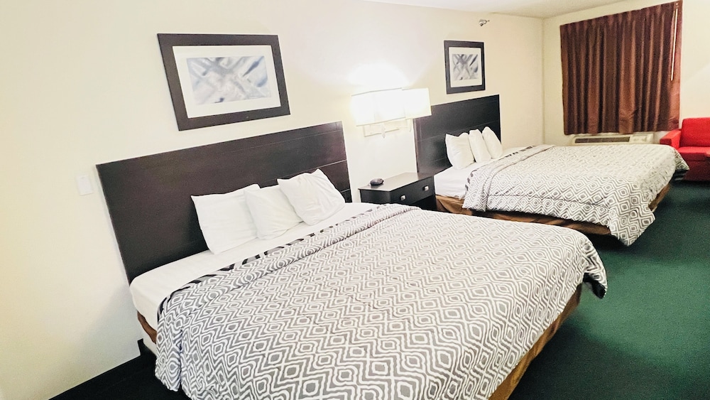 Pinckeyville Inn and Suites - photo 19