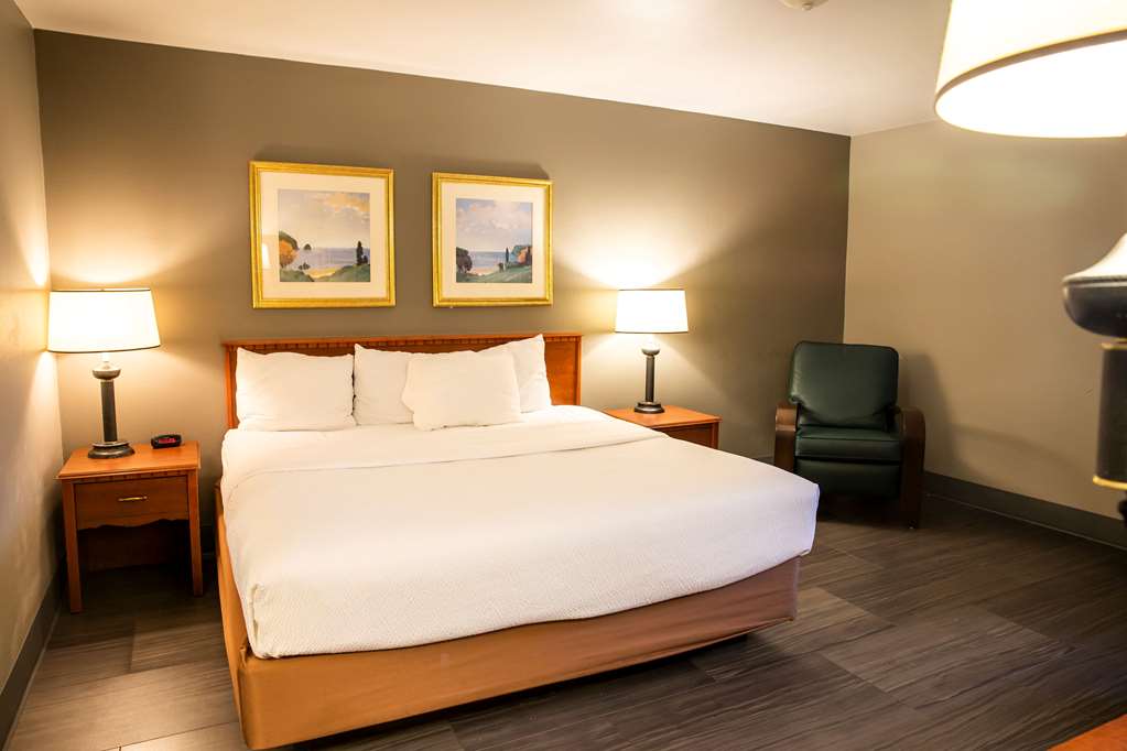 La Quinta Inn by Wyndham Milwaukee Airport Oak Creek - photo 32