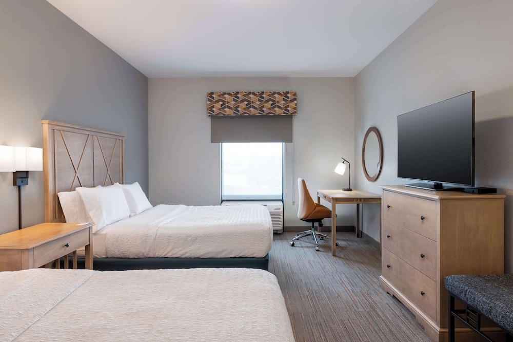 Hampton Inn & Suites Dodge City - photo 6