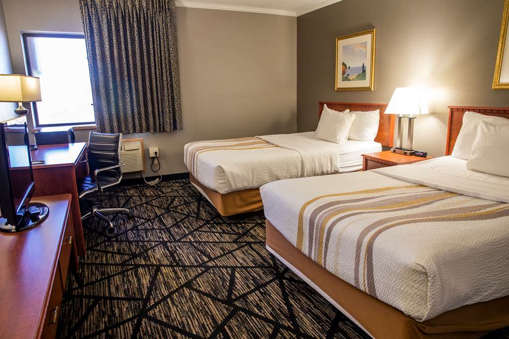 La Quinta Inn by Wyndham Milwaukee Airport Oak Creek - photo 29