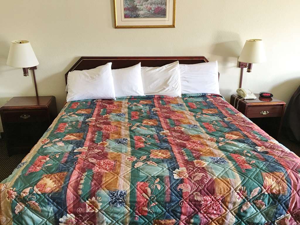 Americas Best Value Inn & Suites Clarksdale - photo 7
