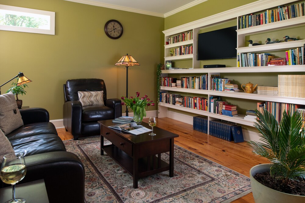 Arcady Vineyard Bed & Breakfast — Virginia — photo 3