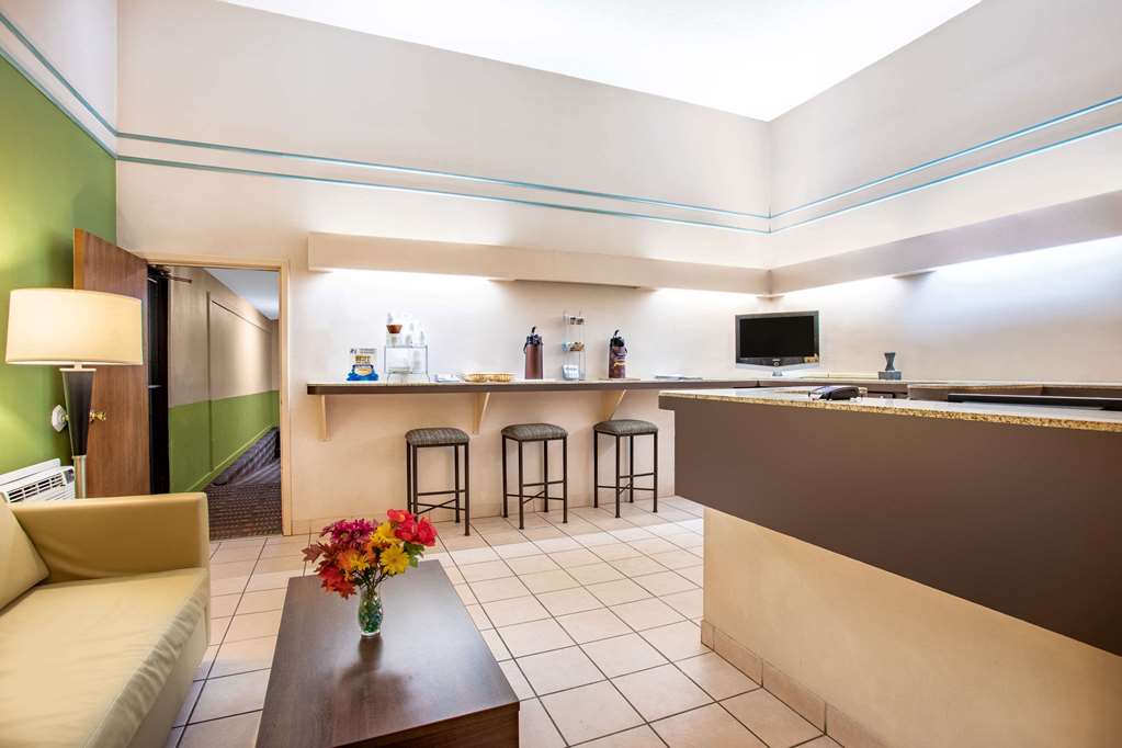 Super 8 by Wyndham Craig - photo 4