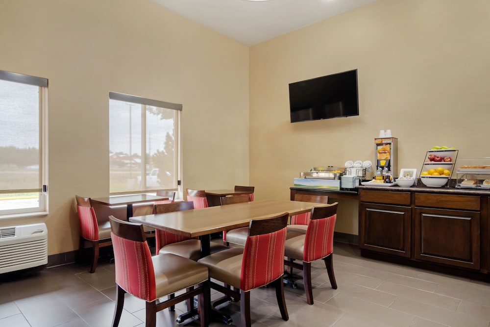 Comfort Inn & Suites Greeley - photo 42