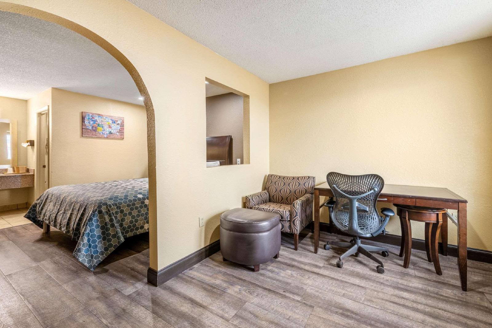 Southern Inn and Suites - photo 13