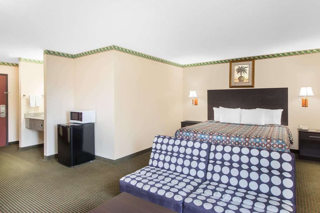 Days Inn by Wyndham Sullivan - photo 10