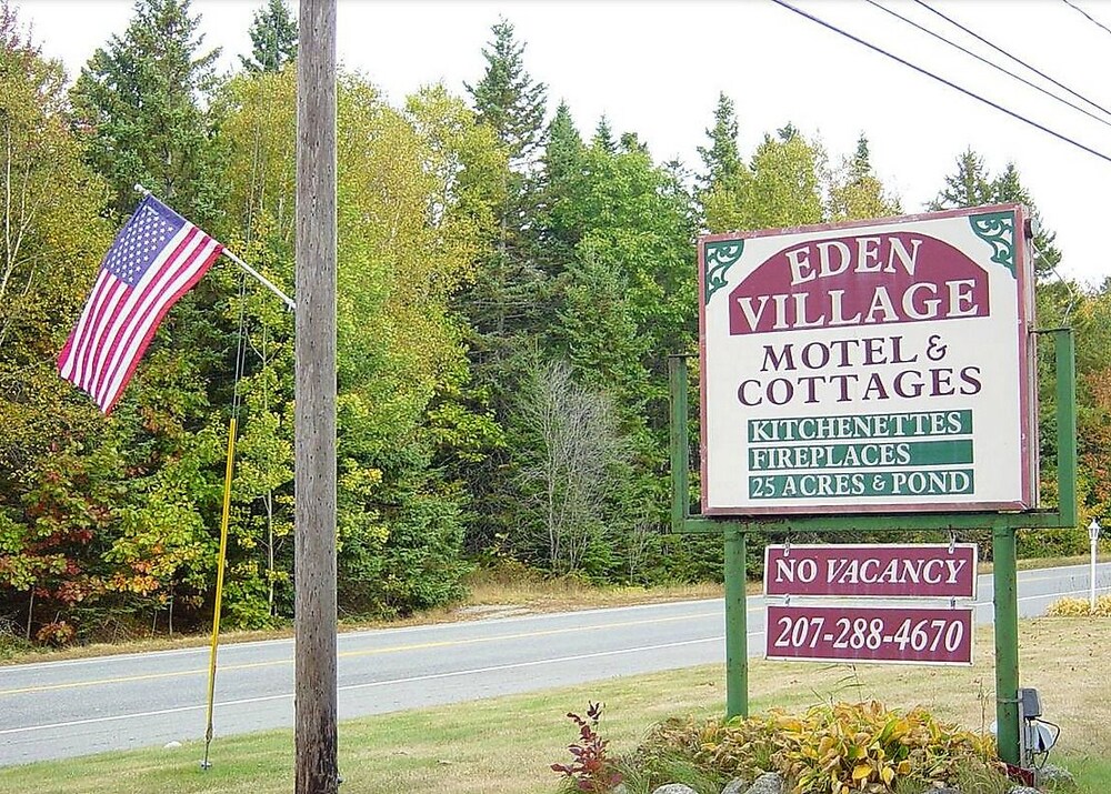 Eden Village Motel & Cottages - photo 2