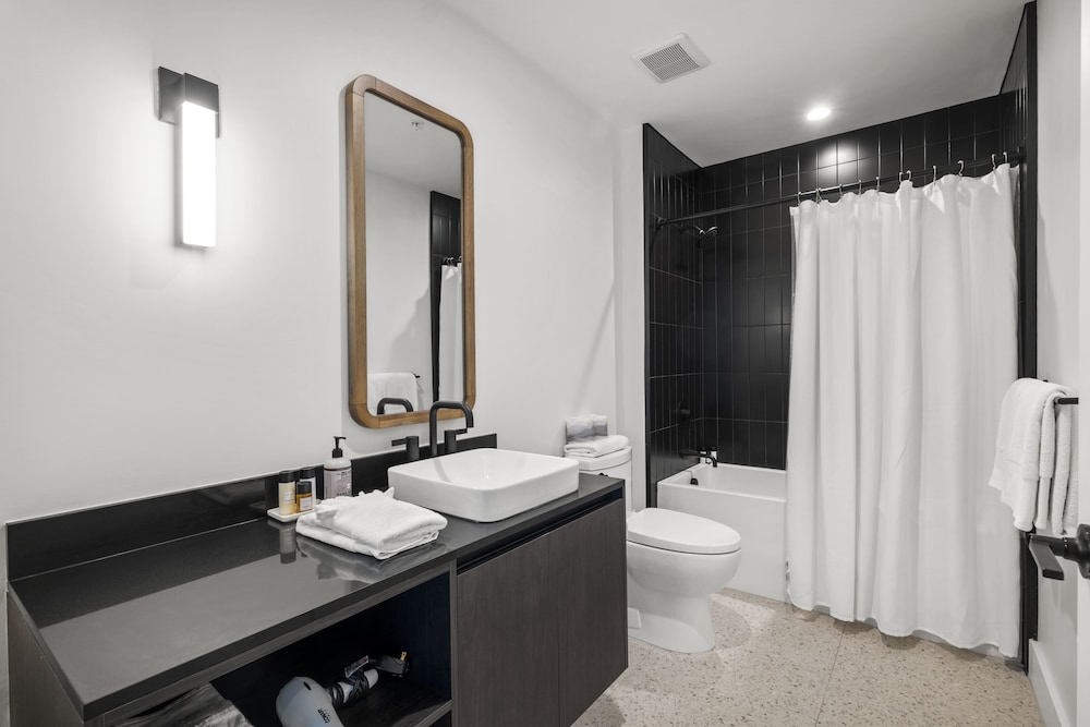 Austin Condo Hotel - photo 753