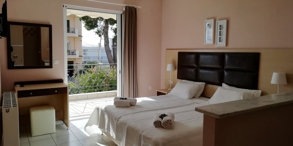 Nefeli Studios - carbon neutral hotel in Aidipsos