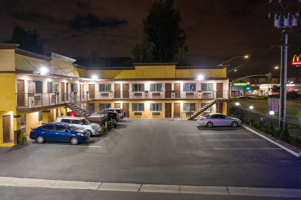 Starlight Inn South El Monte - photo 20
