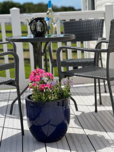 Countryside 3 bedroom Static Caravan — 4-Star Luxury Hotel in Llanerchymedd, United Kingdom