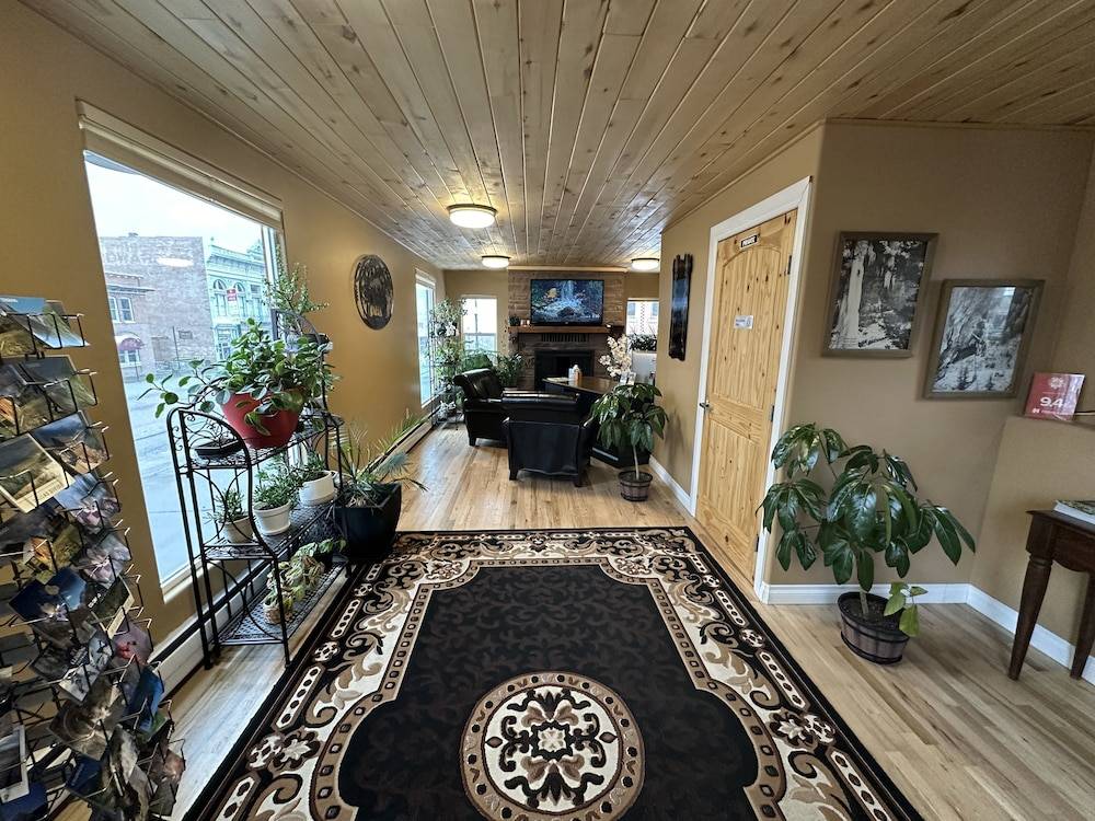 Abram Inn & Suites - photo 2