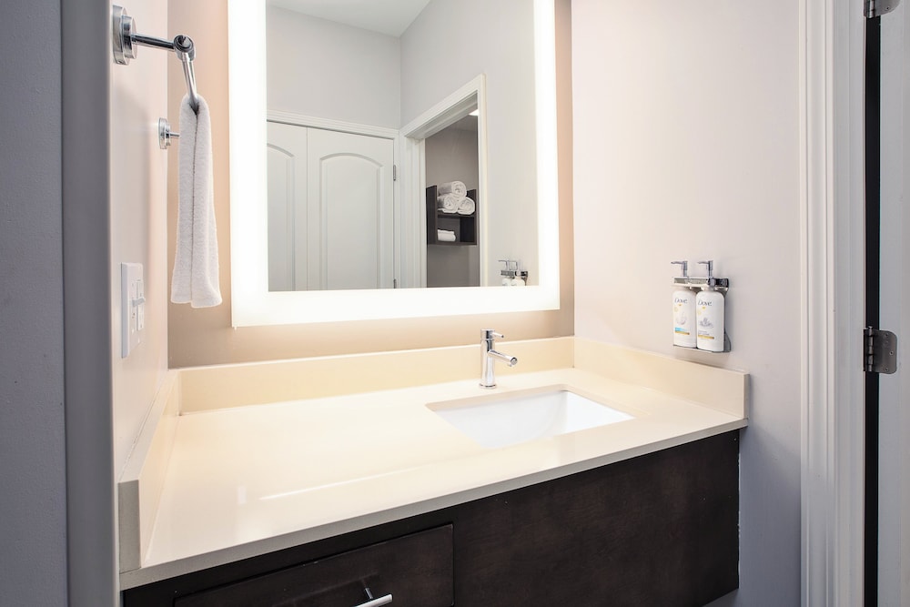 Staybridge Suites Auburn Hills by IHG - photo 8
