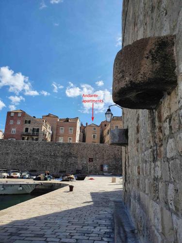 Andante con nobile