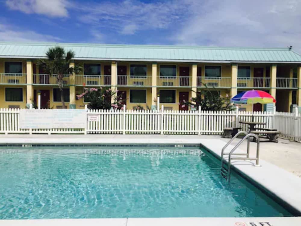 Garden Inn & Suites - photo 10