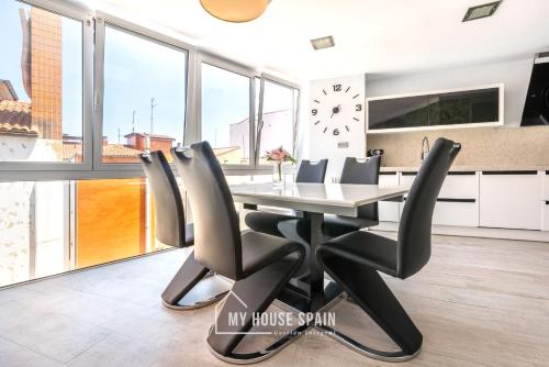 Myhousespain Espacioso Piso Con Parking - carbon neutral hotel in Unknown City
