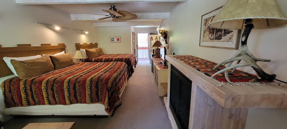 Hot Springs Inn - photo 42