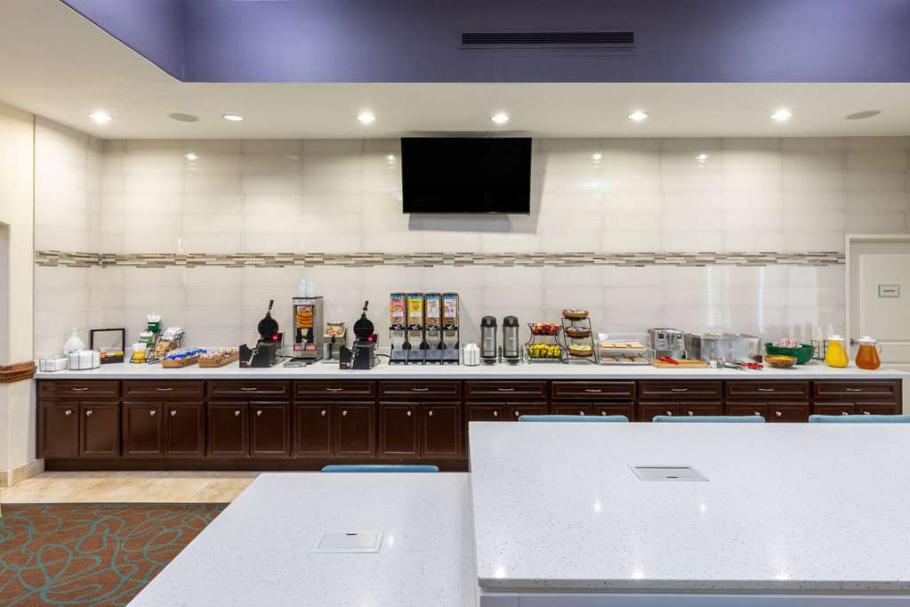 La Quinta Inn & Suites by Wyndham Houston New Caney - photo 27