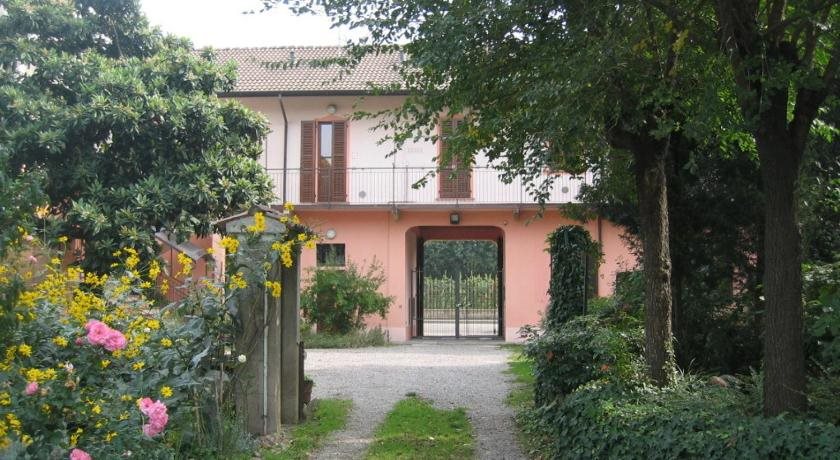 Le Petit Fleur - carbon neutral hotel in Sedriano