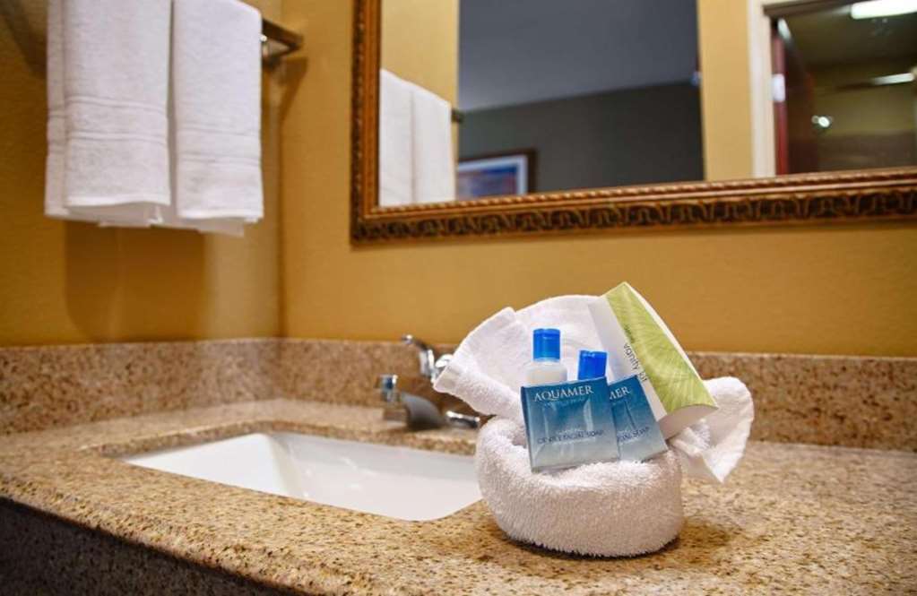 Best Western Zachary Inn - photo 19