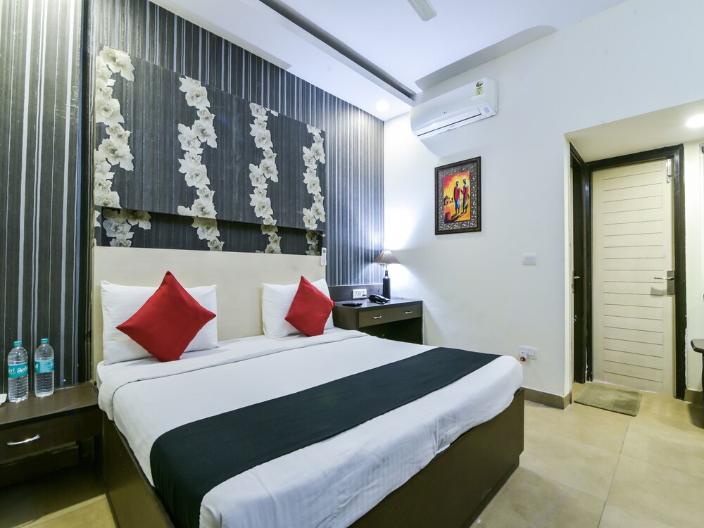 Capital O 24273 Palatial Grand in Greater Noida, India