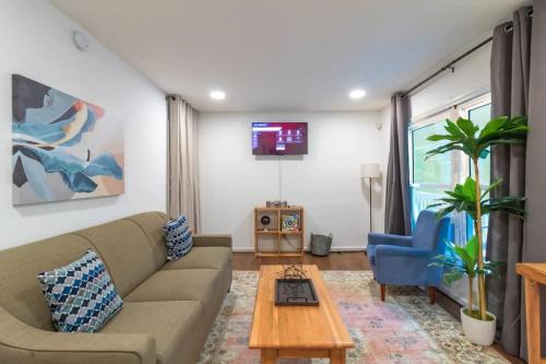 Near Benning w Fenced Yard Family Ranch Retreat — 4-Star Luxury Hotel in Columbus, United States