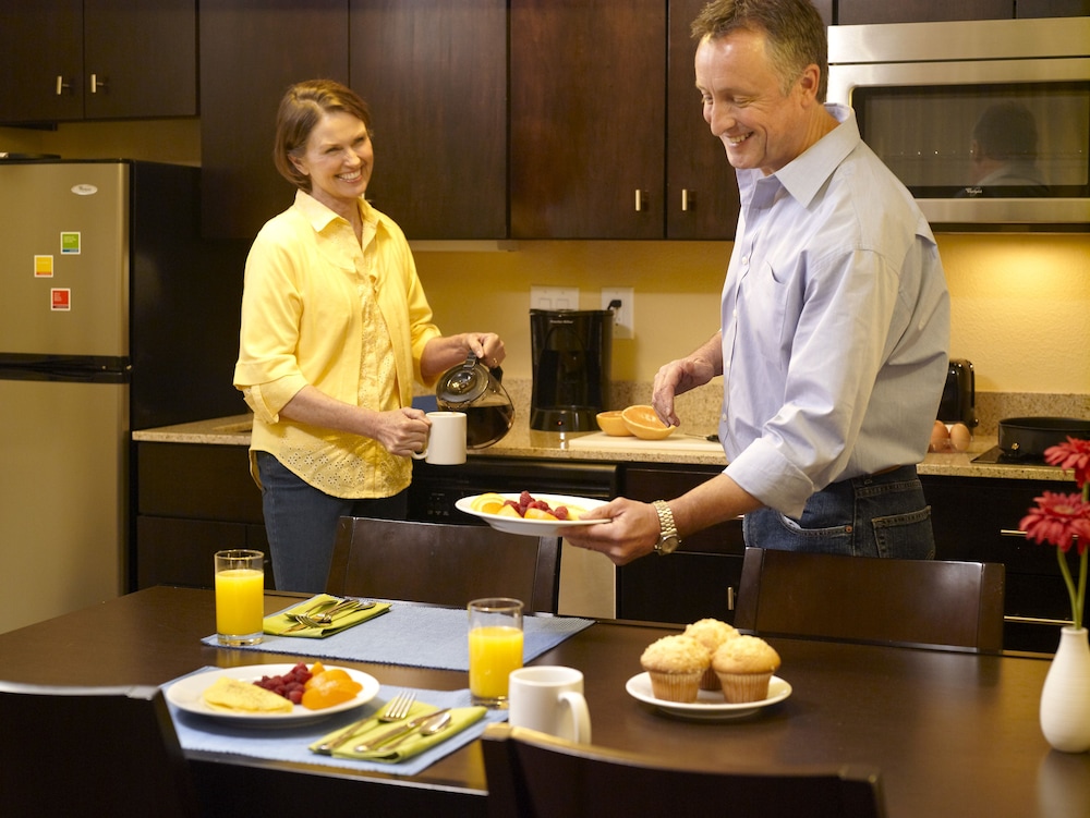 TownePlace Suites Charleston Mt. Pleasant - photo 9