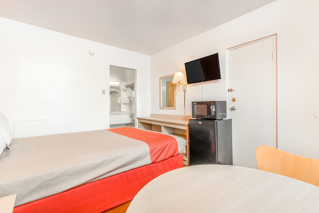 Motel 6 Van Horn TX - photo 17
