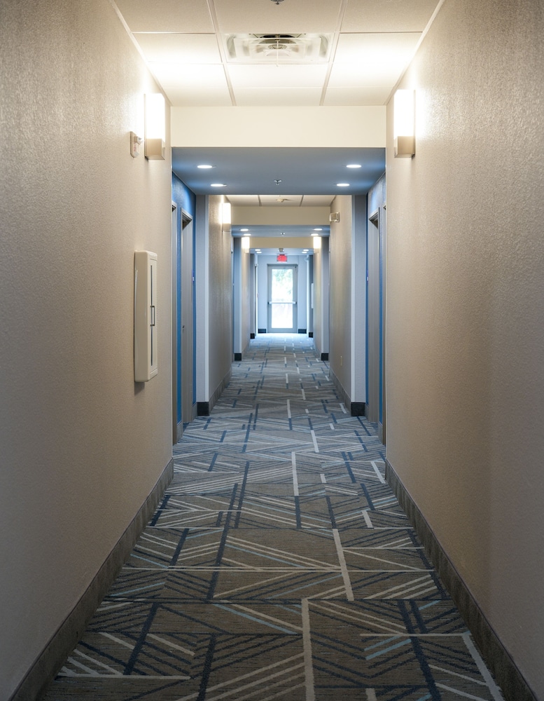Holiday Inn Express & Suites Dallas Southwest Cedar Hill by IHG - photo 46