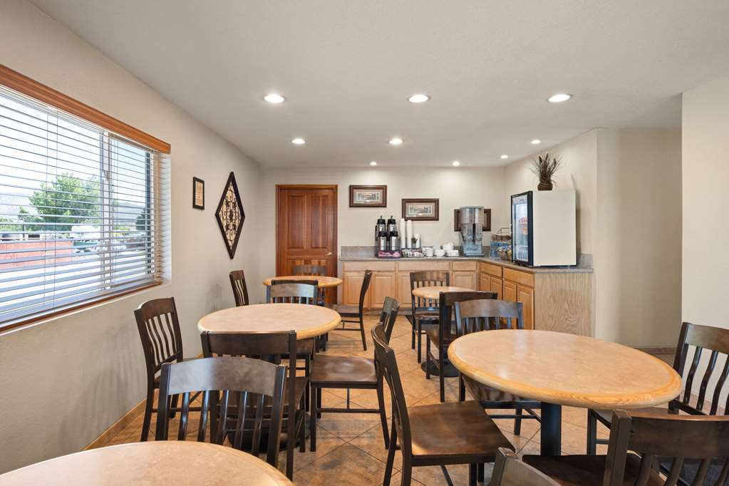 Super 8 by Wyndham Susanville - photo 5