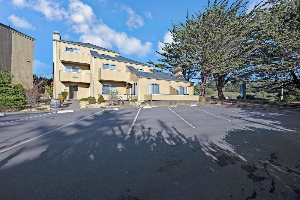 Bodega Coast Inn and Suites - photo 57