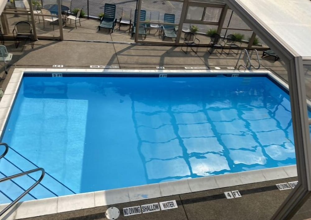 Days Inn by Wyndham Pittsburgh - photo 17