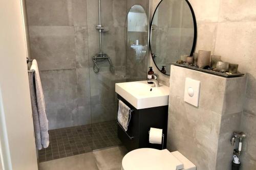 Adorable one bedroom apartment with free parking.