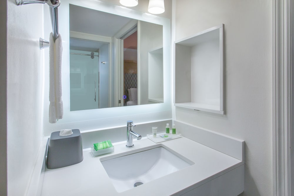 Holiday Inn & Suites Boca Raton North by IHG - photo 20